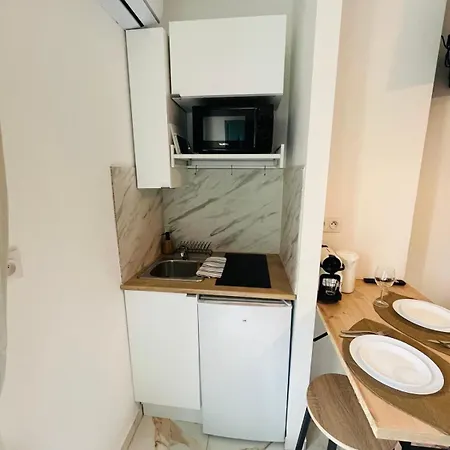 Sweethome Massena Apartman *