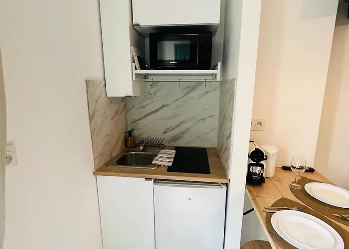 Sweethome Massena Apartman *